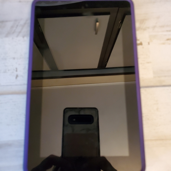 Kindle - Picture 2 of 3